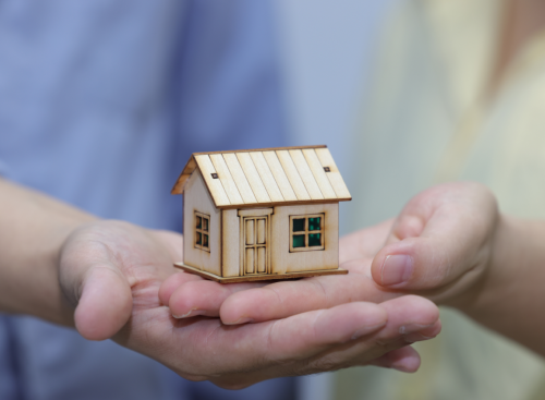 男子自建房被兄妹认定为父母遗产遭争抢,冠领律师紧抓审批表+一户一宅原则助其守住房屋-1 男子自建房被兄妹认定为父母遗产遭争抢,冠领律师紧抓审批表+一户一宅原则助其守住房屋-1